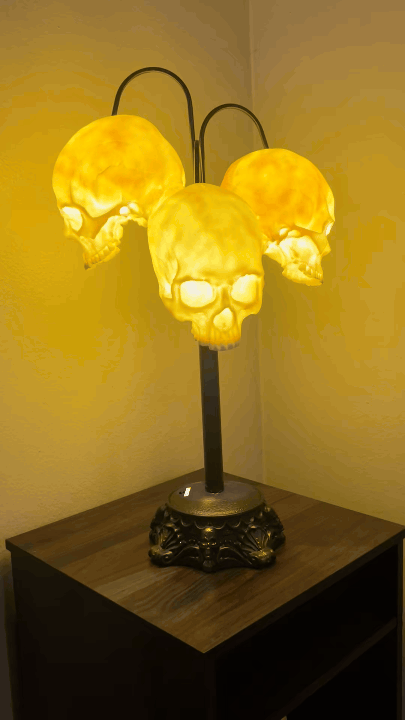 💀Triple Terror Glowing Skull Display